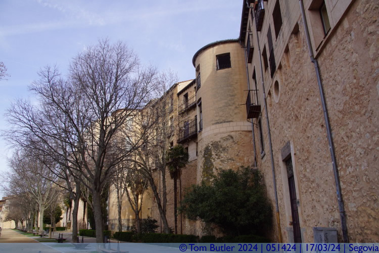 Photo ID: 051424, Houses on the walls, Segovia, Spain