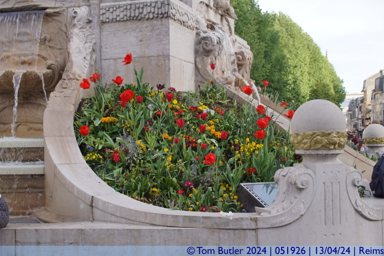 Photo ID: 051926, Planting at the base of the fountain, Reims, France