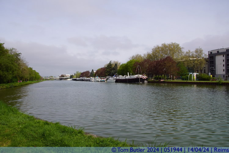 Photo ID: 051944, Canal at its widest point, Reims, France