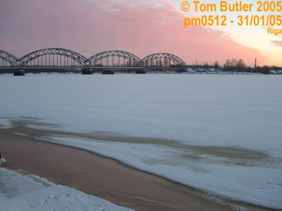 Photo ID: pm0512, A frozen river Daugava in the late afternoon sunset, Riga, Latvia