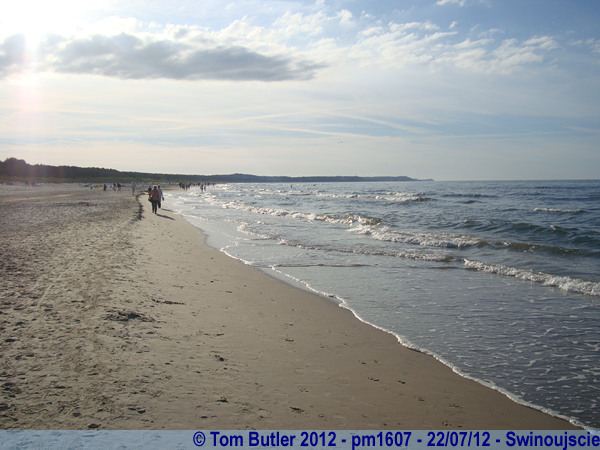 Photo ID: pm1607, Looking down the beach into Germany, Swinoujscie, Poland
